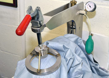 Waterproof fabric pressure-test equipment